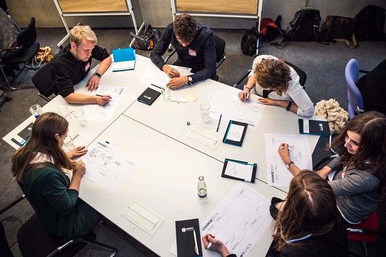 Doktorand Jonas Schlund erhält ZD.B-Fellowship